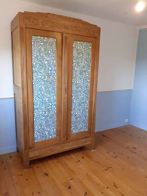 Armoire relookée avec papier peint